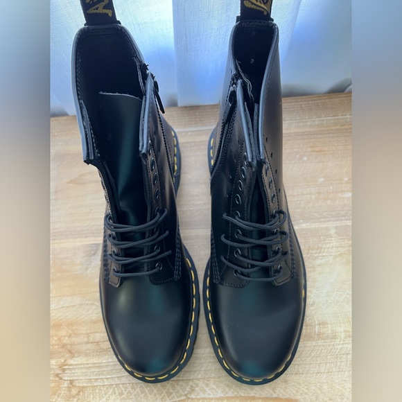 Dr Marten 1460 Extreme Lace Smooth Leather Boots Size 9 New - Picture 5 of 12